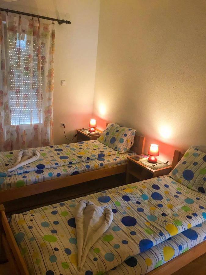 Jovana -- Porodicni Apartmani Igalo Herceg Novi Dış mekan fotoğraf