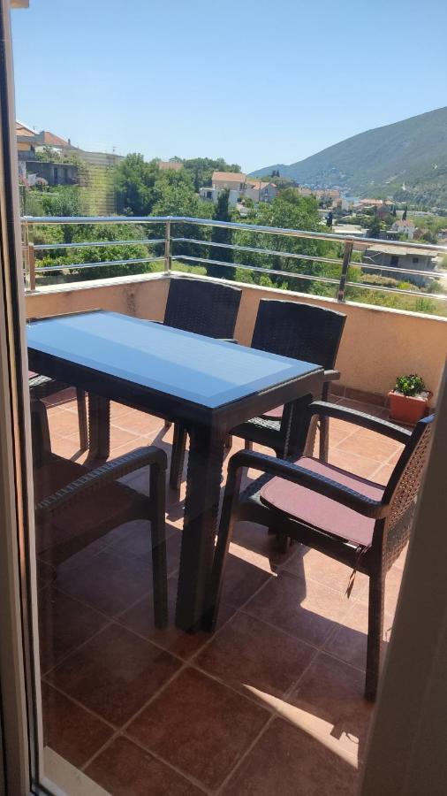 Jovana -- Porodicni Apartmani Igalo Herceg Novi Dış mekan fotoğraf