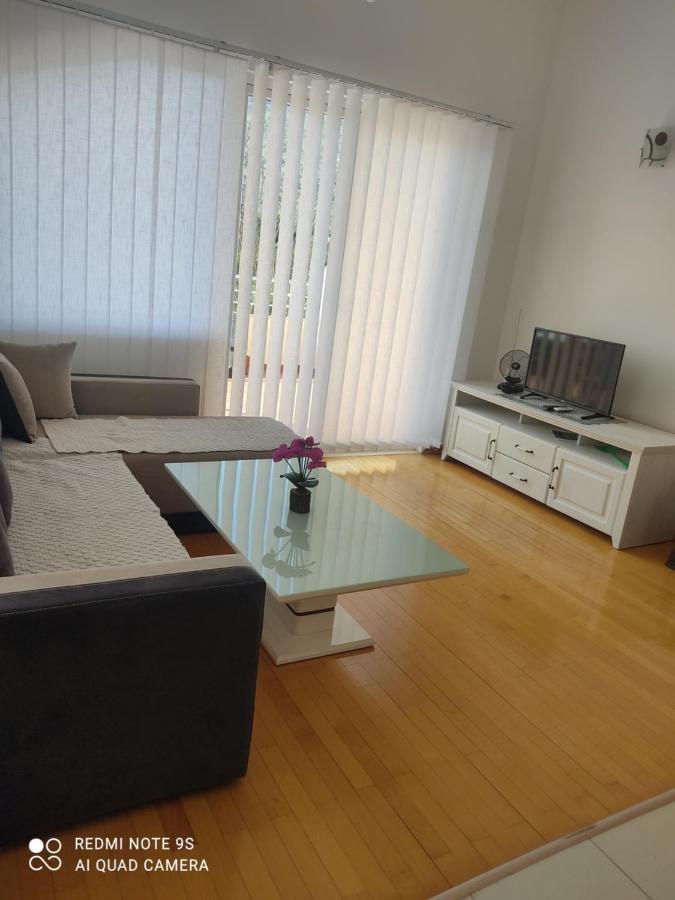 Jovana -- Porodicni Apartmani Igalo Herceg Novi Dış mekan fotoğraf